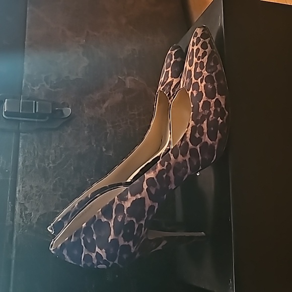 Vince Camuto Leopard Printed Heel d'orsay Pumps 8.5 - Picture 3 of 9